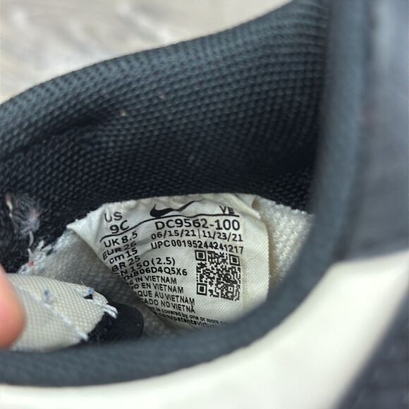 Nike Dunk Low ChicagoToddler Boy Sz 9 Red White Black Lace Sneakers DC9562-100 - Picture 6 of 10